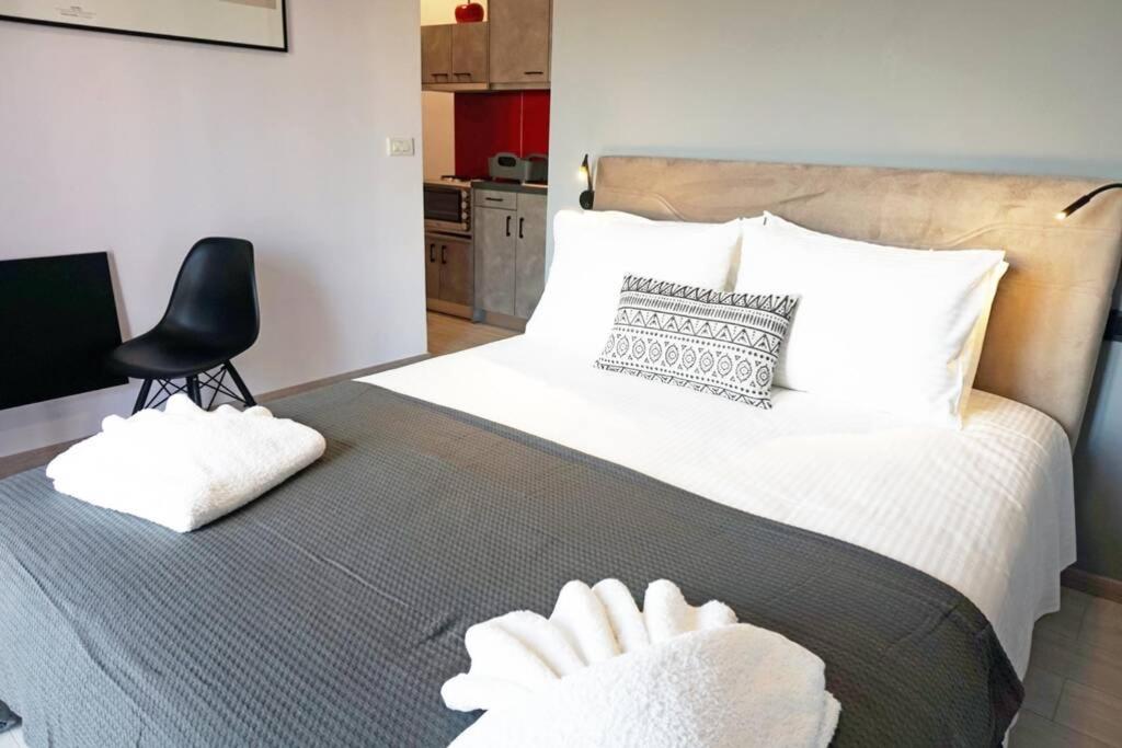 C-Home Studio In The Heart Of Chania Chania  ภายนอก รูปภาพ